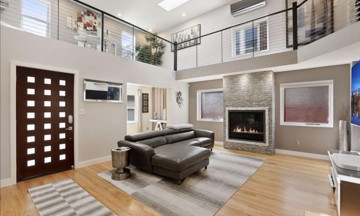 Southwest Minneapolis House | Minneapolis Tangletown Lux Property Airbnb “super host” certified