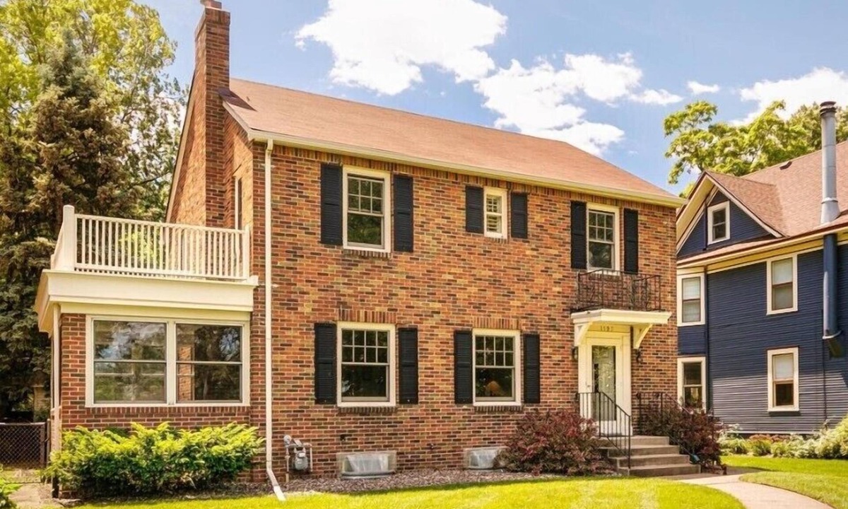 South Como House | MINNeSTAY* Como Classic