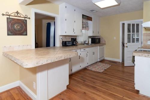 Columbus House | Mins to Ft Moore & Downtown - The Columbus Cottage