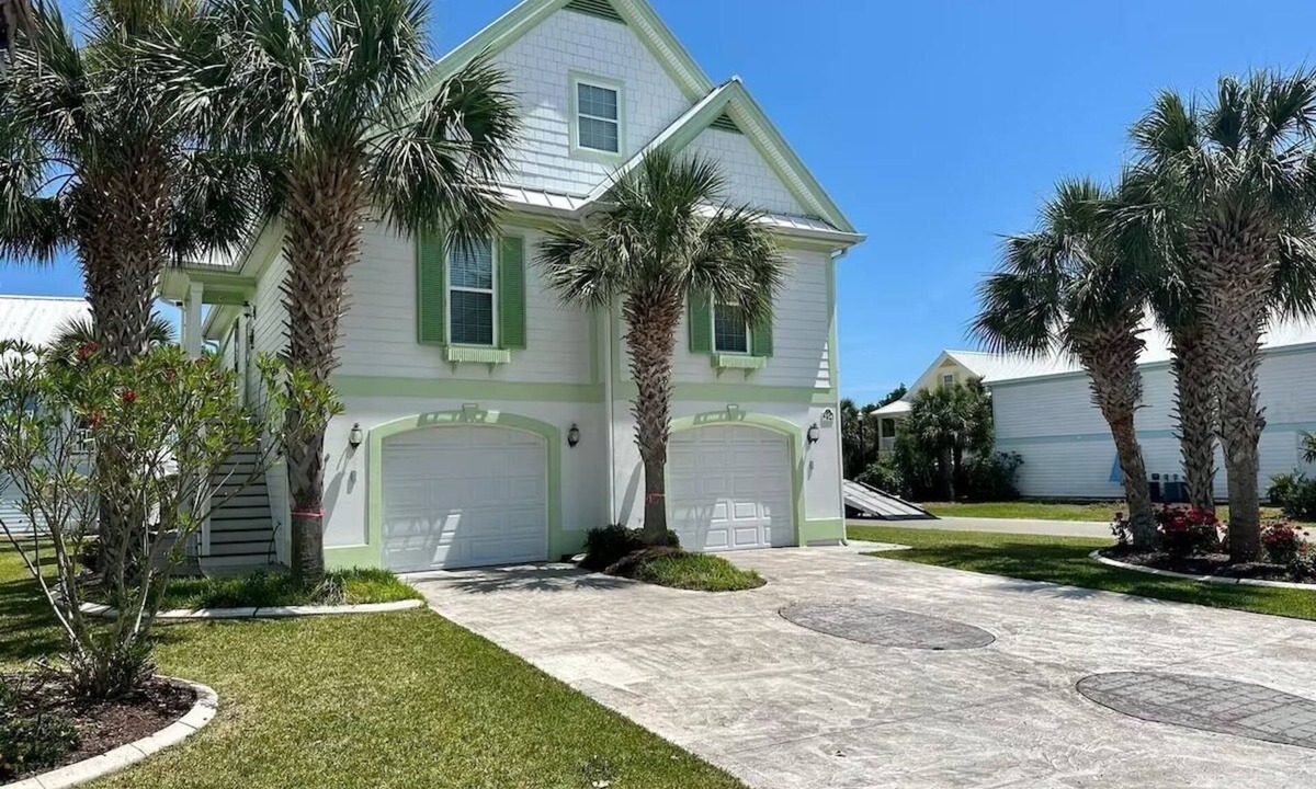 Garden City House | Mint2Be+Gated Community