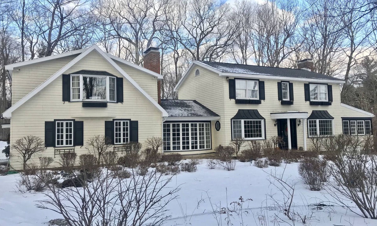 Manchester Center House | Minutes from Manchester Village/Center; near Stratton and Bromley Mtns