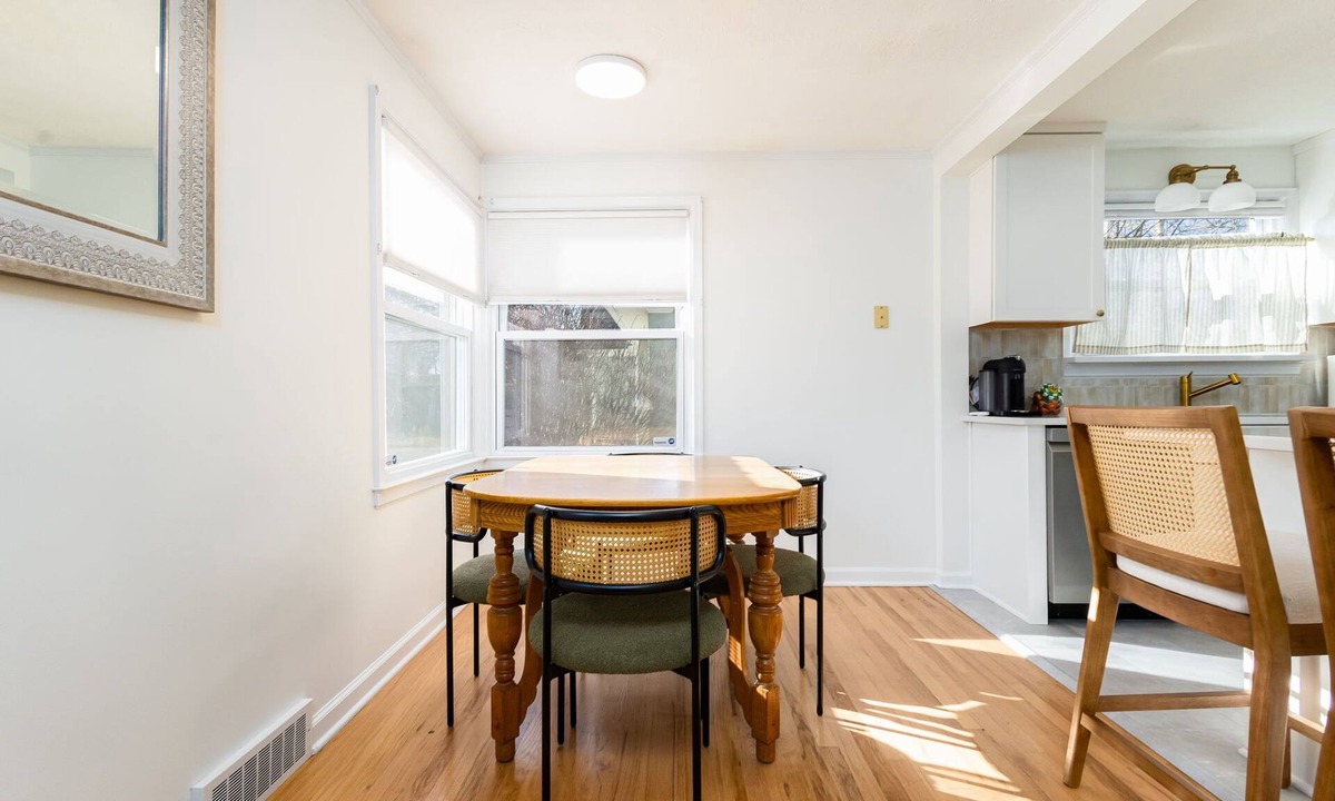 South Bend House | Minutes from Notre Dame | 4BR 2BA Home Close to ND