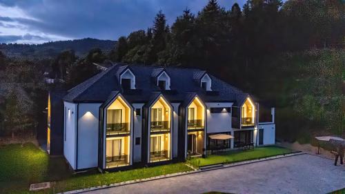 Borsa House | Mira Montis
