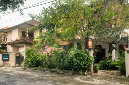 Denpasar Timur House | Miraa Guest House & Resto