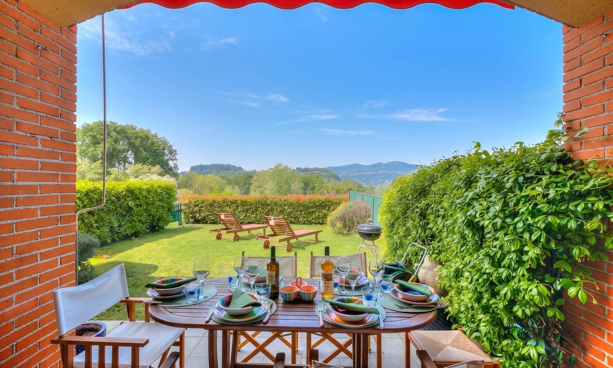 Ispra House | Miralago Lake View & Private Garden, Ispra, Italy