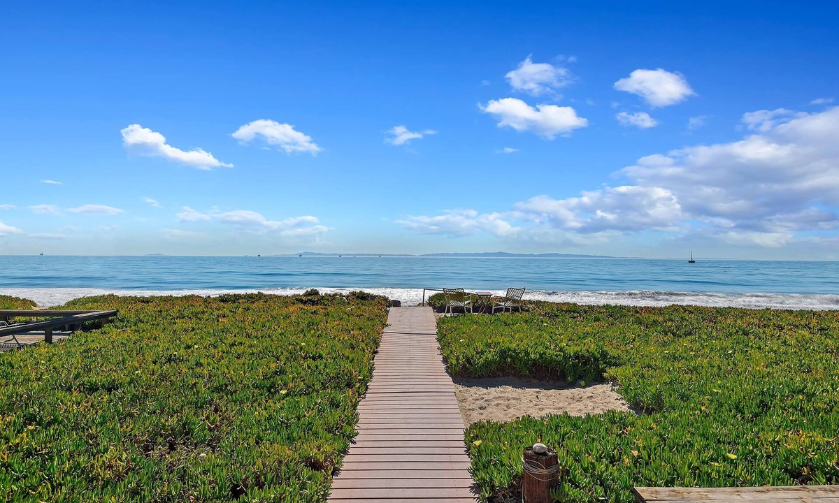 Montecito House | Miramar Beach Cottage Steps to Sand Sleeps 4