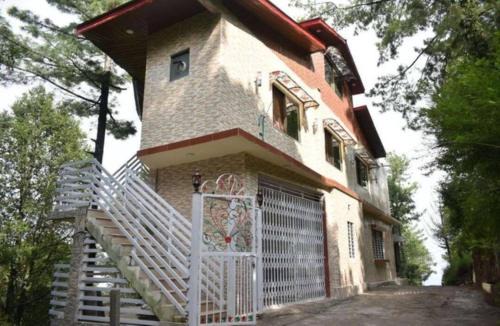 Loralai District Hotel | Miramonte Lodges