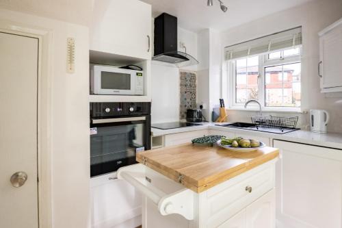Acton House | Mirrored Reflections