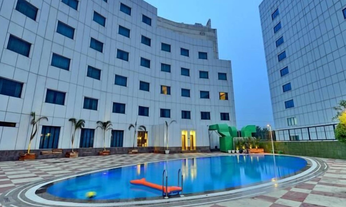Sector 17 Hotel | MISAKI HOTEL