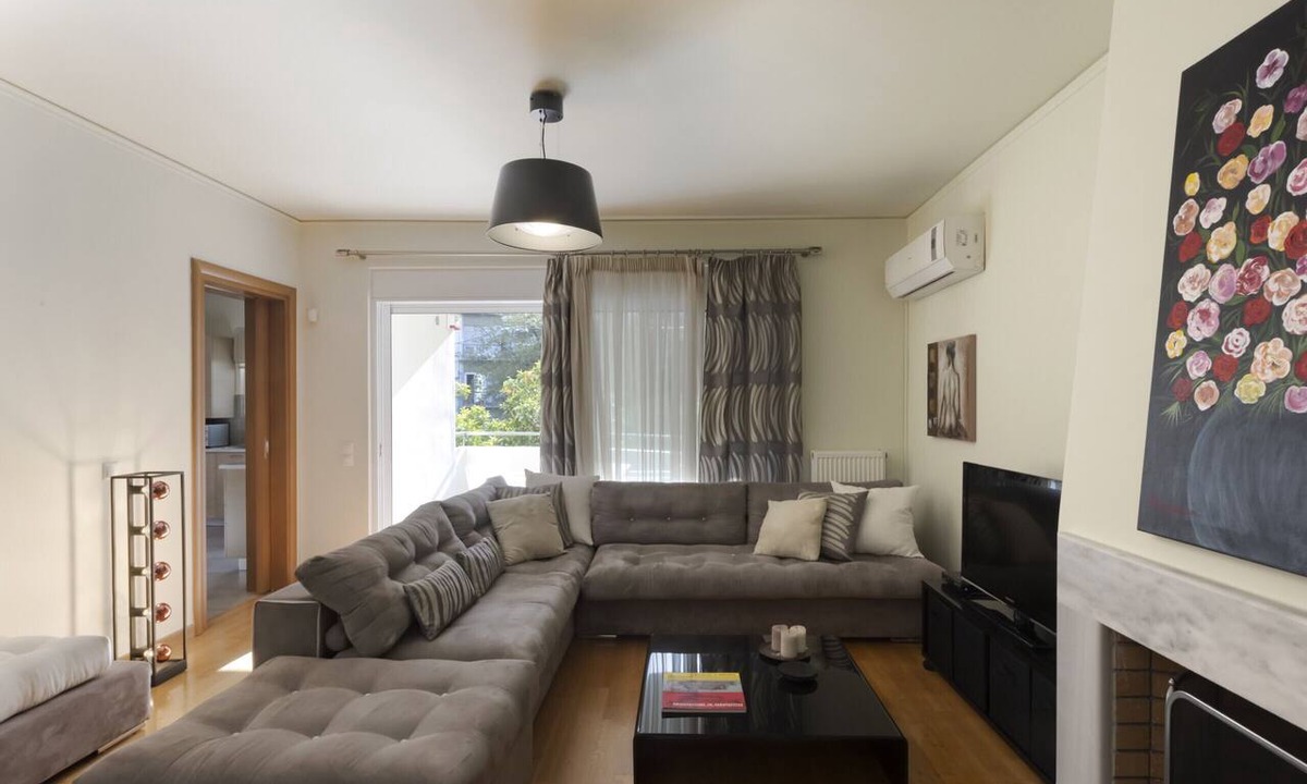 Makrigianni Apartment | MisaraliotouA3 · 3BR Prime APT a breath away from