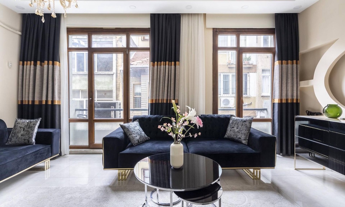 Harbiye Apartment | Missafir Central Flat with Balcony in Inonu, Sisli