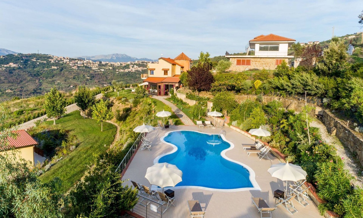 Laureana Cilento House | mit Aussicht und Pool by Interhome