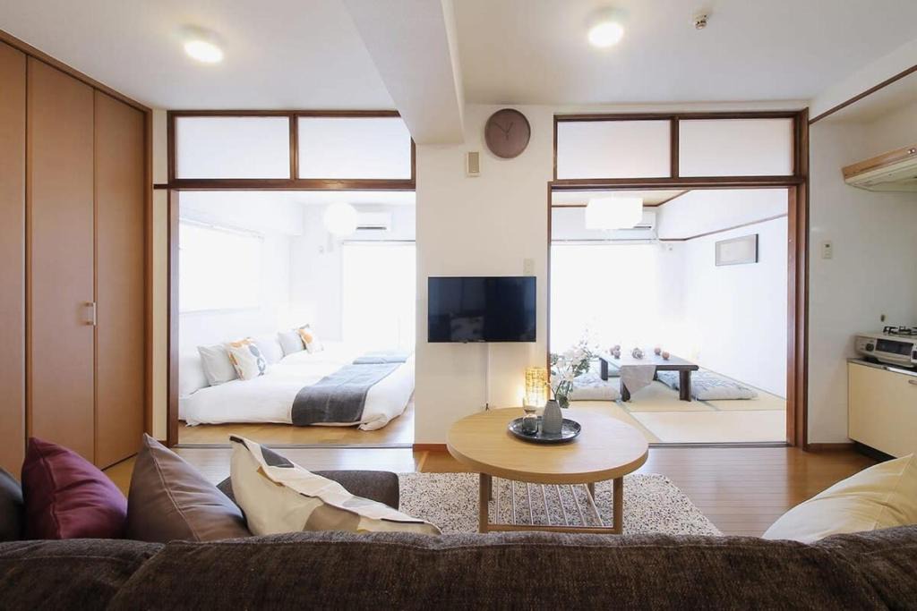Hiroshima City Centre Apartment | Mitao bld - 2 Bedroom Apt 4mins to PeacePark for 9ppl
