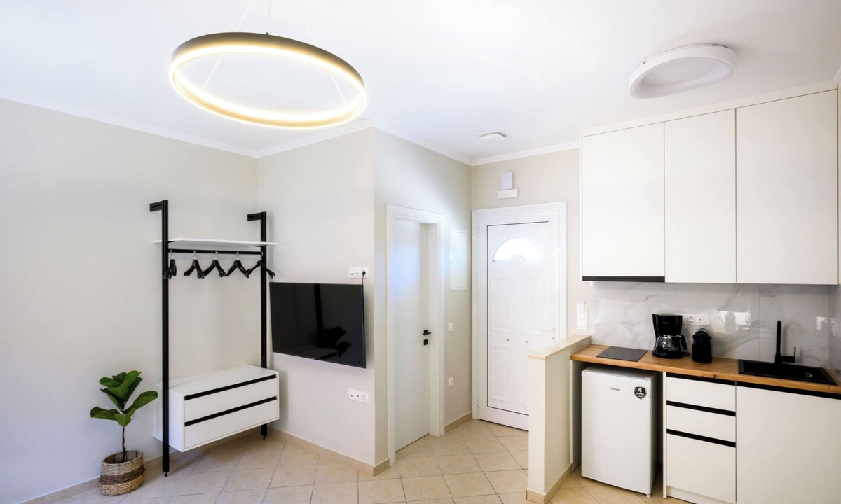 Tsoukaladhes Apartment | ML Houses Lefkada