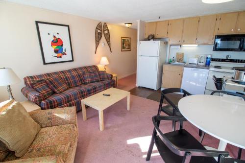 Edray Apartment | ML315 Budget Friendly Next To Slopes No Frills AFFORDABLE