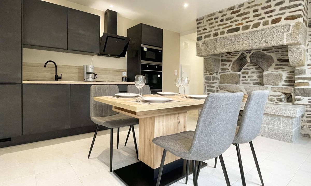 Saint-Quentin-les-Chardonnets Cottage | Modern & comfortable cottage with private terrace, perfect for 2 in Normandy
