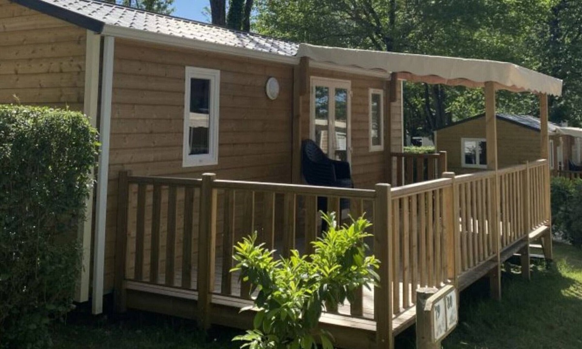 Petit-Palais-et-Cornemps House | Mobile Home with Terrace, 3 Rooms for 6 People