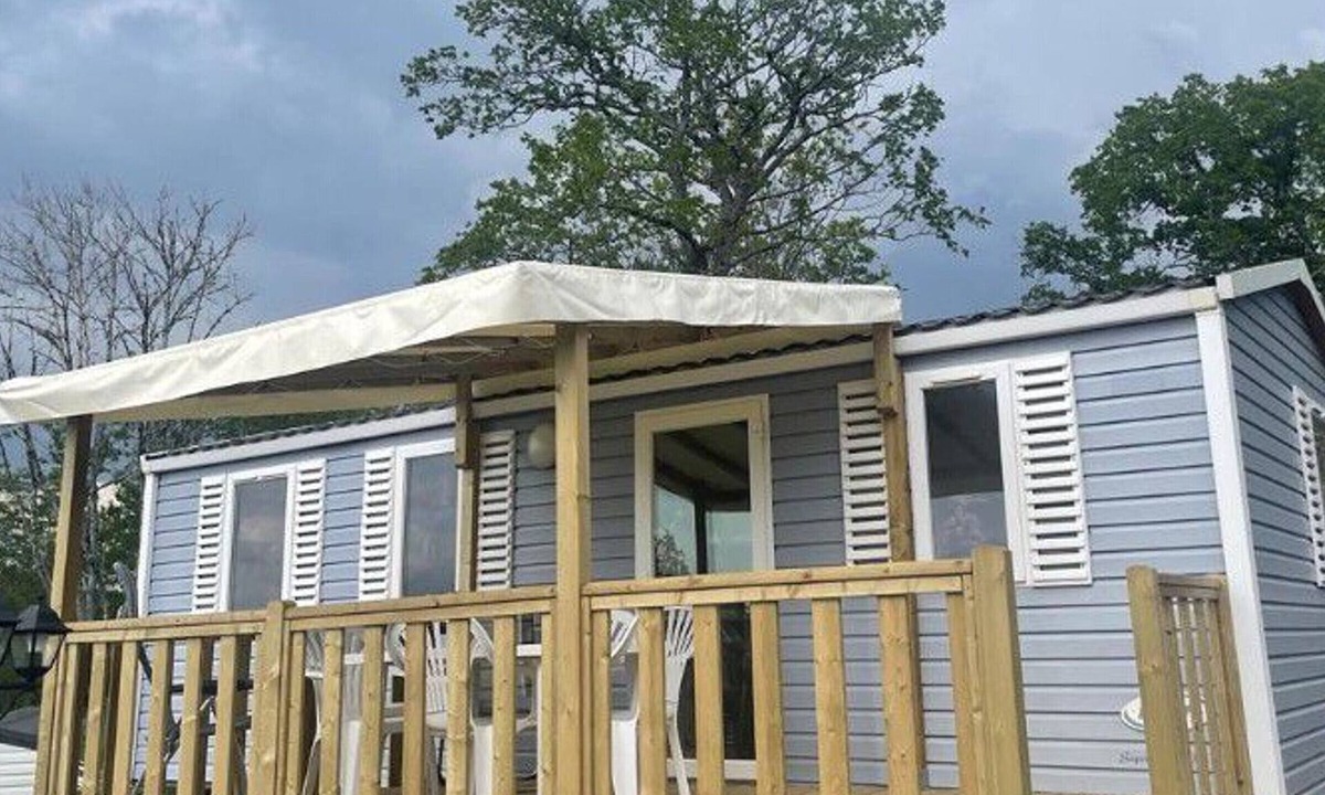Banes House | Mobile home in Argences en Aubrac - 6 pax, Terrace