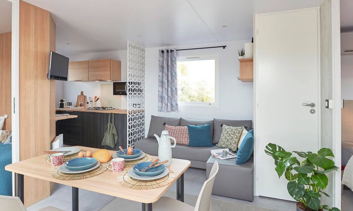 Binic House | Mobile Home with Terrace - 2 Bedrooms for 4 People, Equipped Kitchen