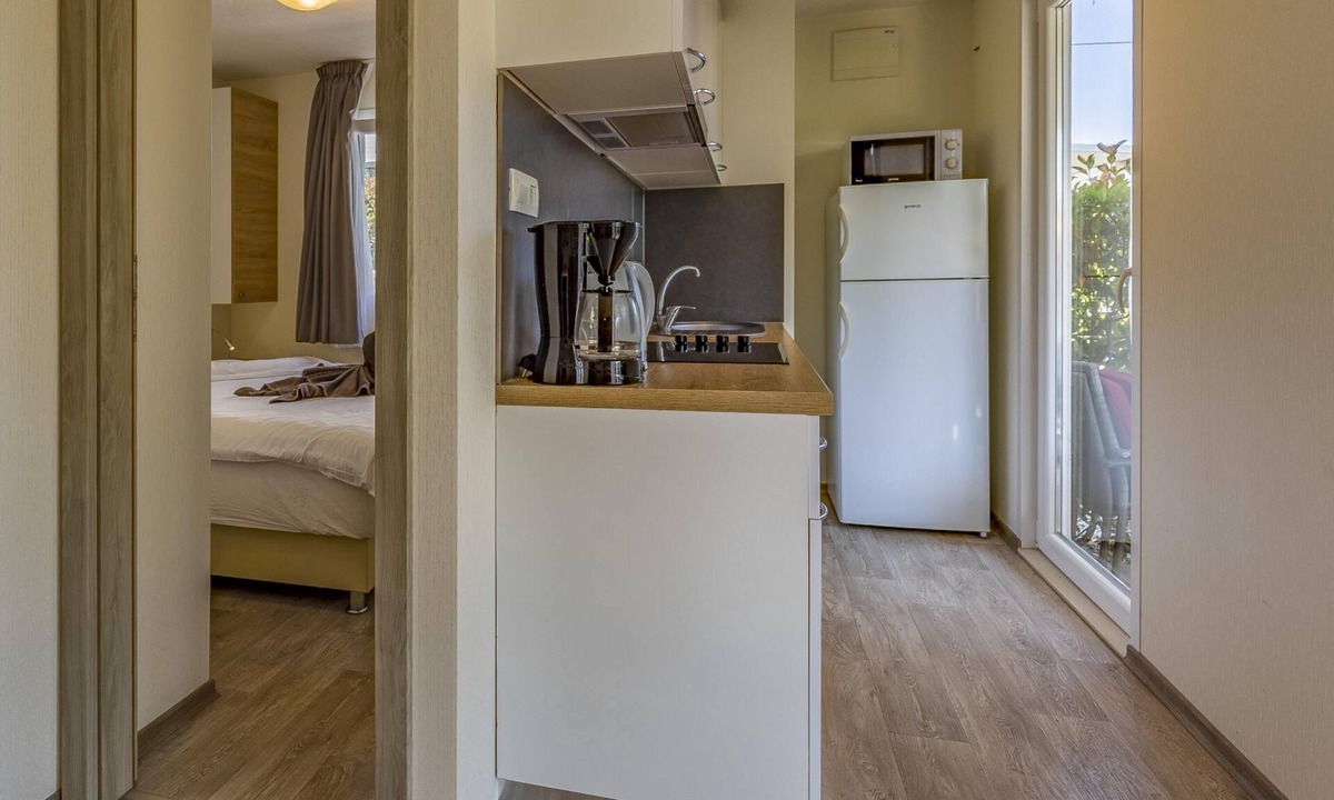 Banjole House | Mobile Homes with Shared Pool Rocco 2