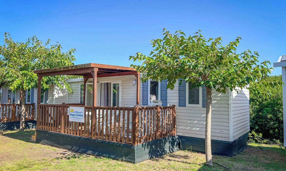 Castelletto Sopra Ticino House | Mobile home with air conditioning, terrace and pool