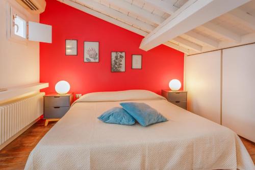 Old Town Apartment | Modena's Graffiti House in the Heart of MoVida