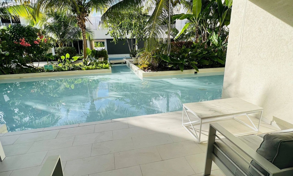 St. Lawrence Gap Condo | Modern 1 BR KING Bed with Pool NR Beaches