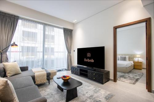 Al Satwa Apartment | Modern 1B - Rooftop Pool with DIFC and DowntownAccess