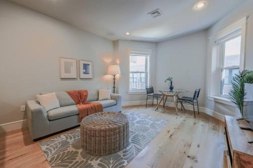 Back Bay Apartment | Modern 1bed 1bath in Back Bay