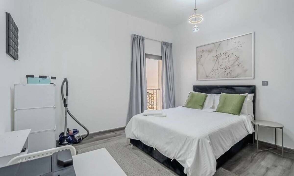 Dubai Apartment | Modern 1BR Apt in Dubai Oasis