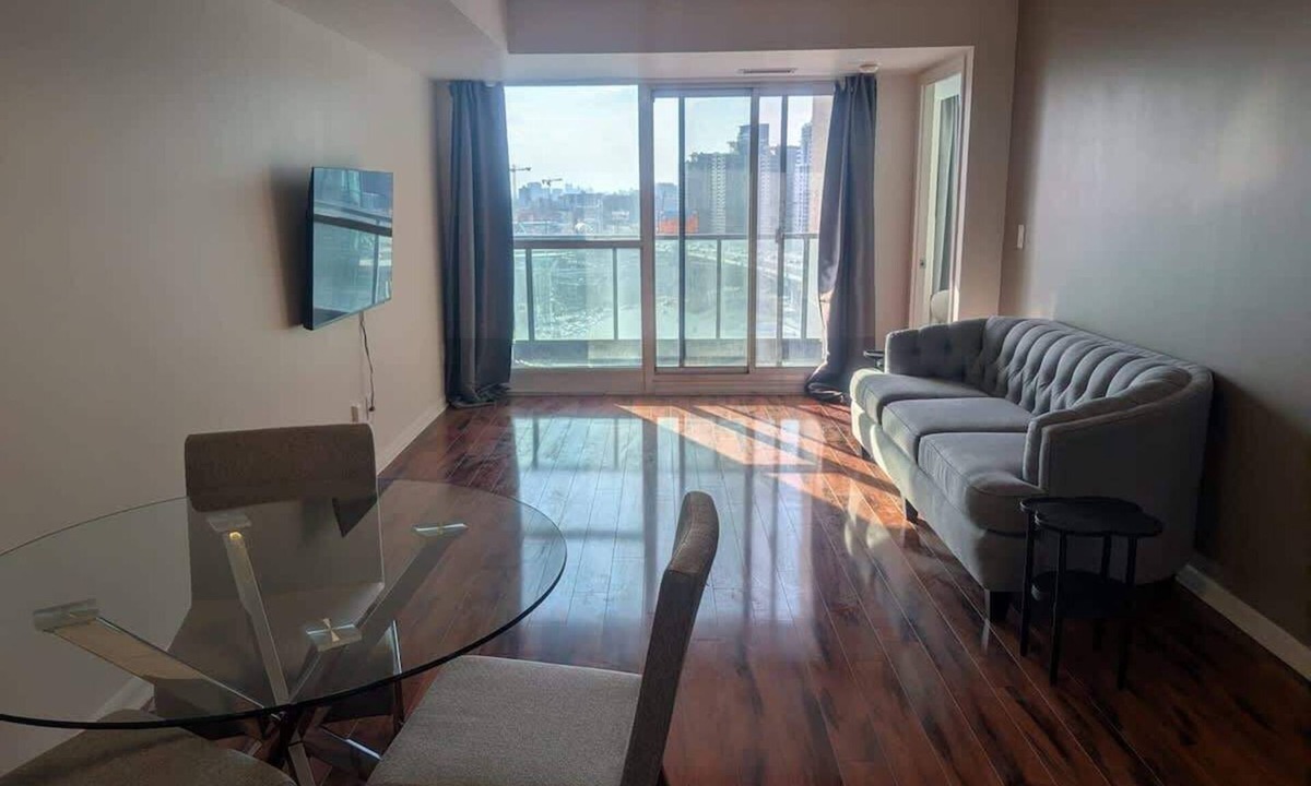 Fort York Condo | Modern 1BR Downtown Condo with Private Balcony Views