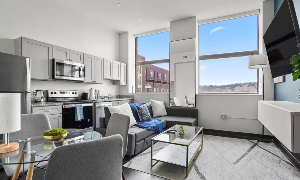 Downtown Pittsburgh Apartment | Modern 1BR Downtown Cultural District