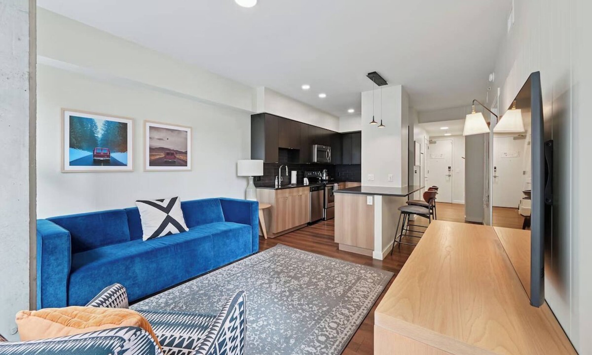 Ballpark Hotel | Modern 1BR w/Kitchen | Balcony | Outdoor Pool | Fire Pit | BBQ Area