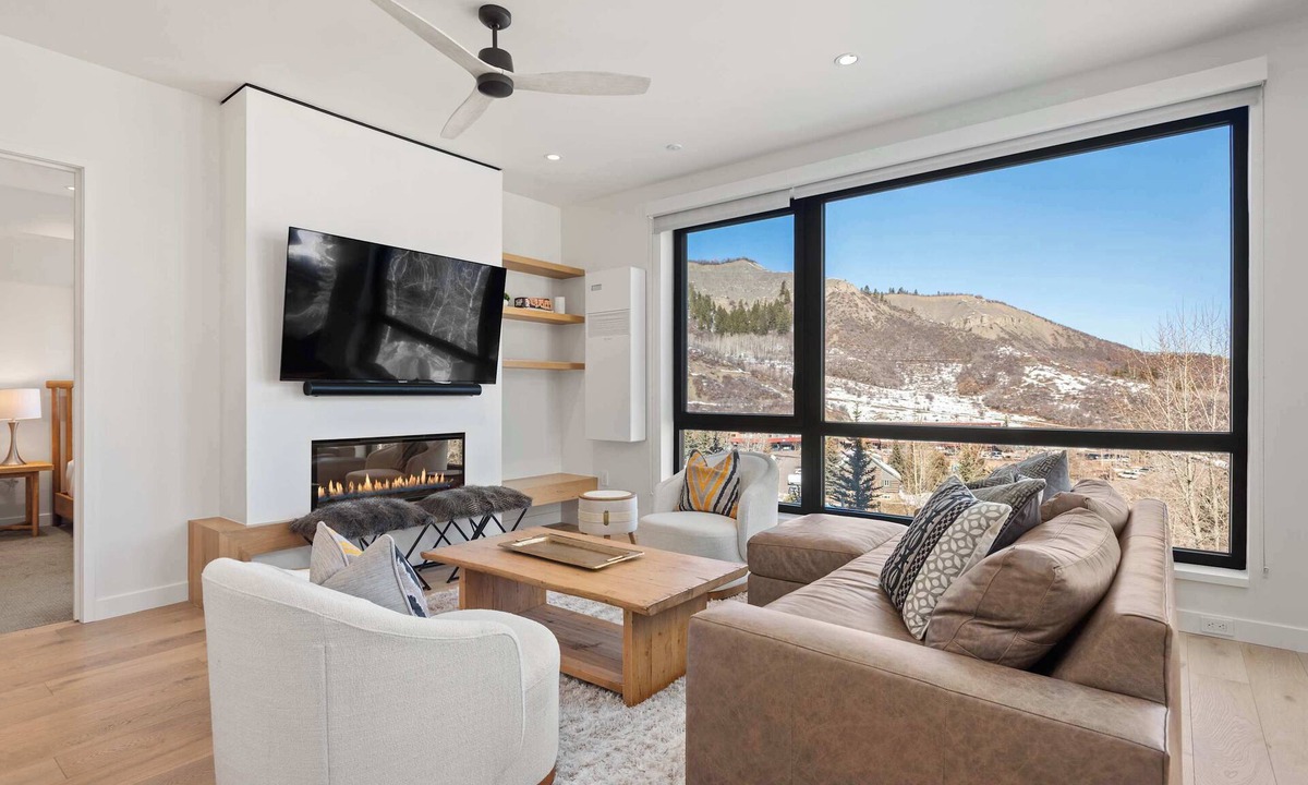 Snowmass Village Condo | Modern 2 bd 2 ba Ski in & Ski out Condo in Base Village