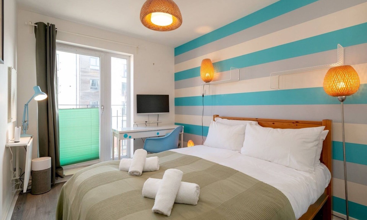 Leith Apartment | Modern 2-Bdr Flat in Edinburgh - Pass the Keys
