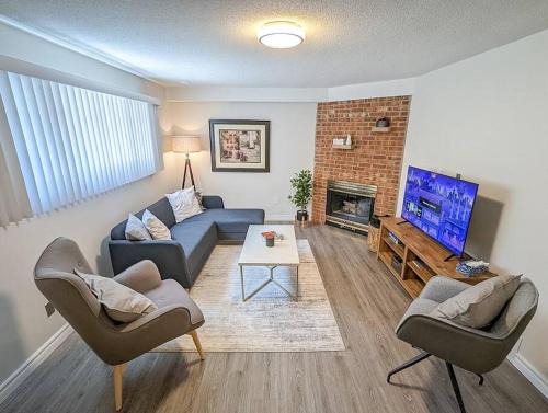 St. Catharines House | Modern 2 BDR Guest Suite in St Catharines Niagara