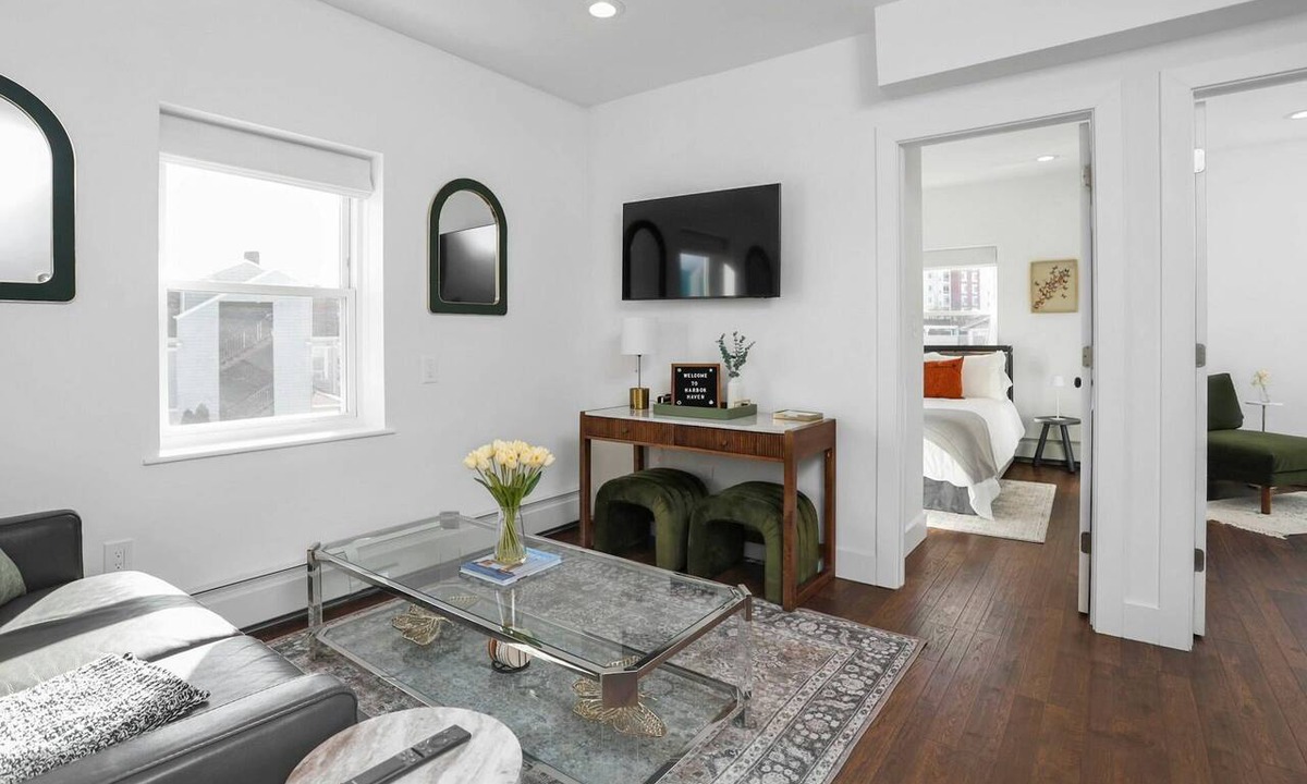 Stamford Apartment | Modern 2 Bdr, Harbor Point #2 – Walk to Train, Restaurants, City + Shore