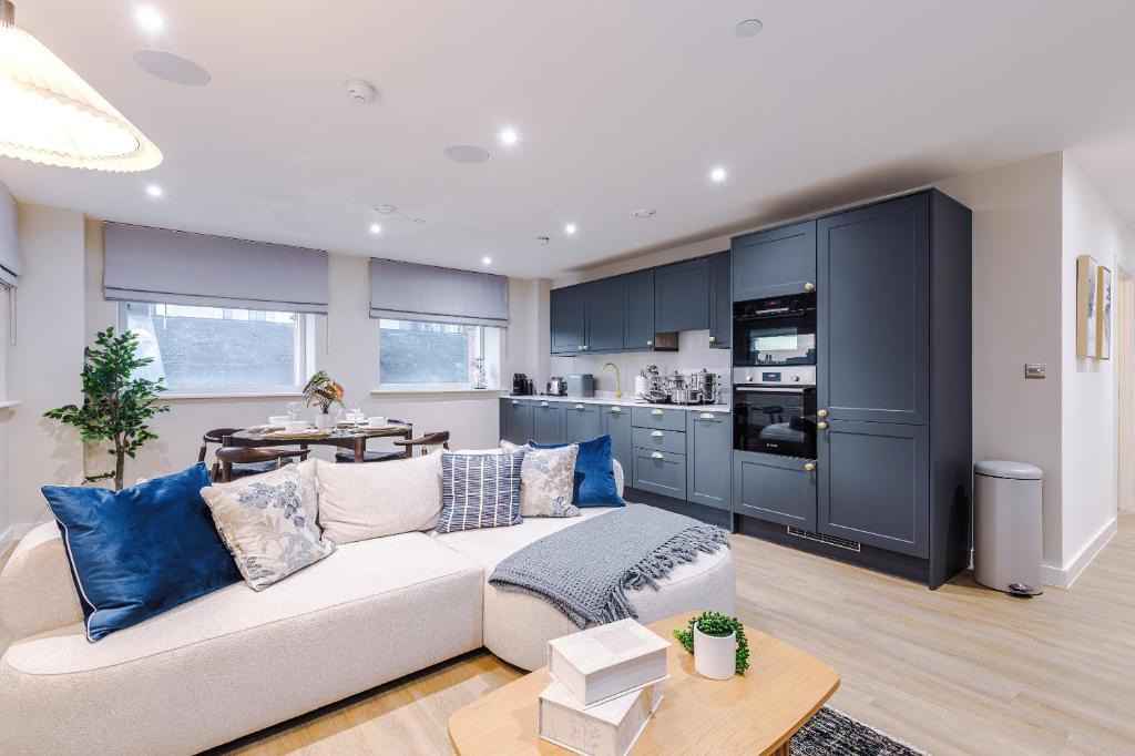 Leeds City Center Apartment | Modern 2-Bed 2-Bath Apartment – Prime Leeds City Centre