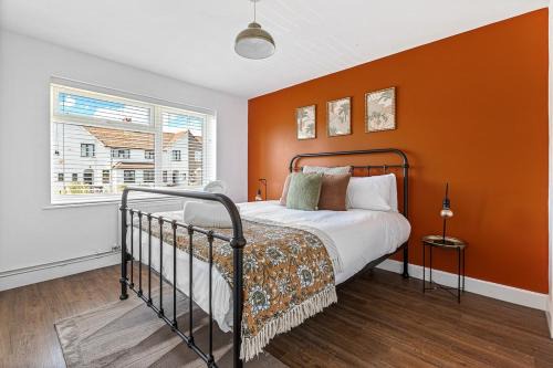 Reading House | Modern 2-Bed House in Reading