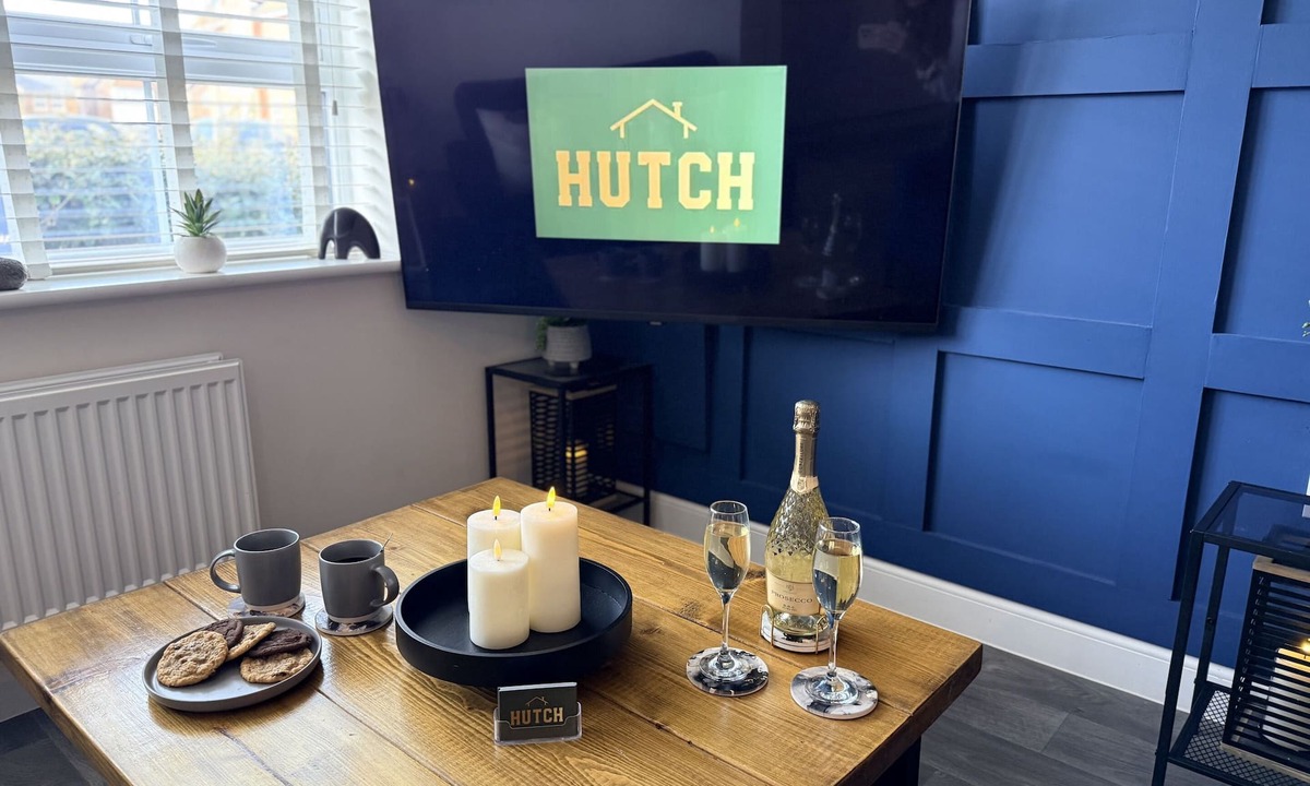 Warwick House | Modern 2-Bed House with EVcharger- Hosted by Hutch