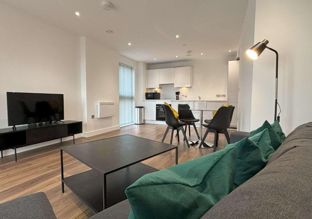 Bracknell Apartment | Modern 2 bed with parking - Grand Exchange, Brackn