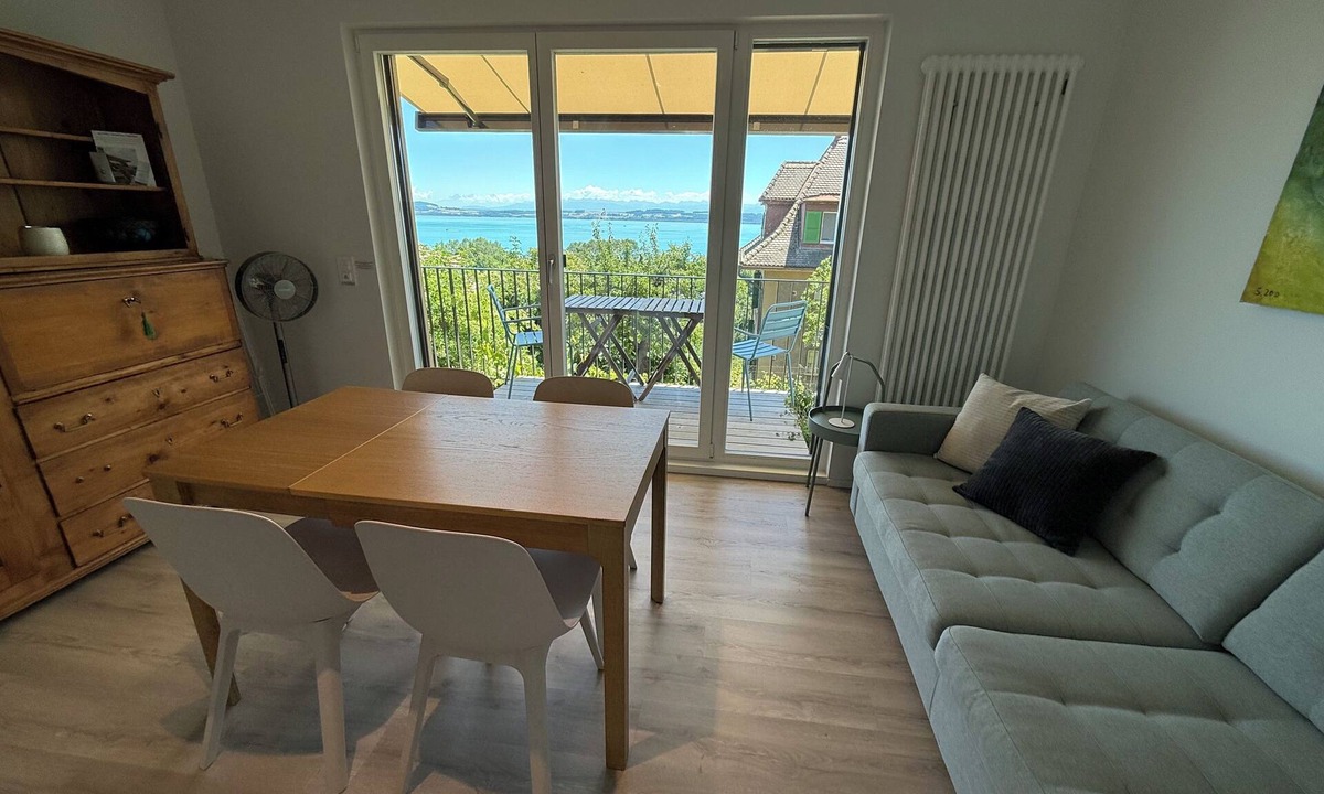 Neuchatel Apartment | Modern 2 bedroom flat in town with lake views