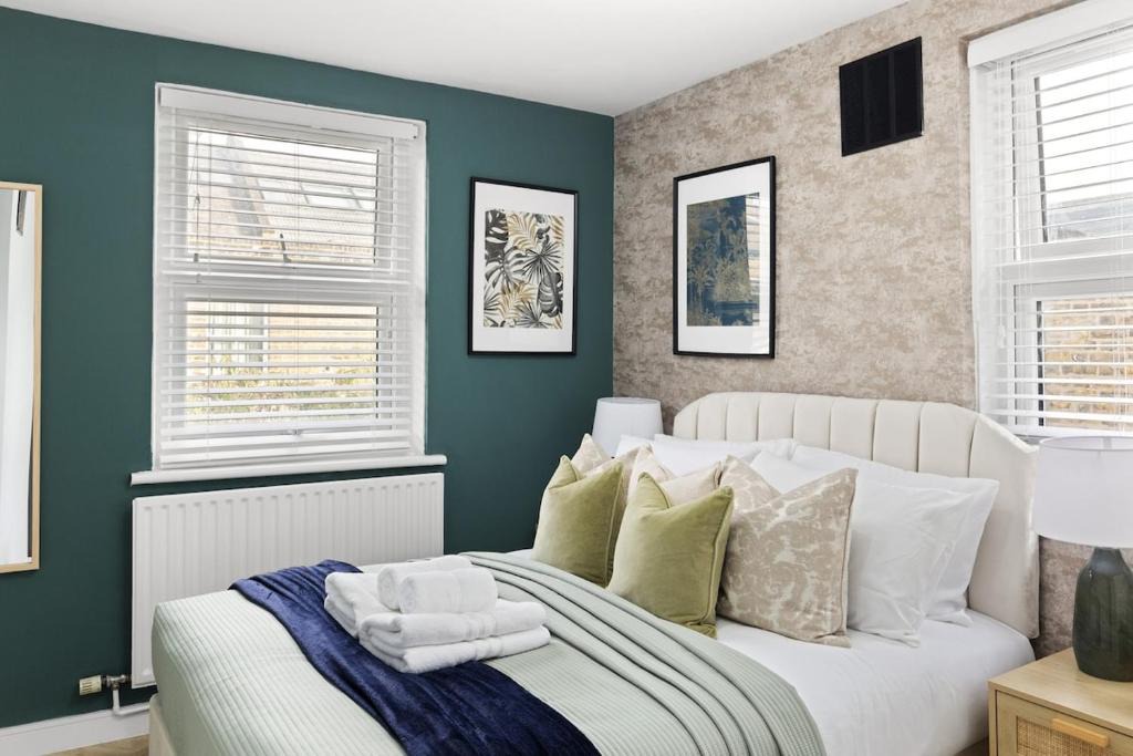 Kensal Green Apartment | Modern 2 Bedroom next Central London