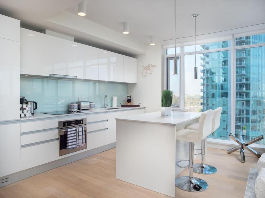 Victoria Park House | Modern 2 BR Near Stampede Rooftop Patio Gym