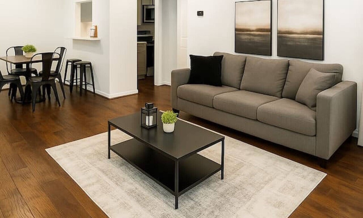 North Houston Condo | Modern 2B | Free Parking + Wi-Fi | Near IAH & DT