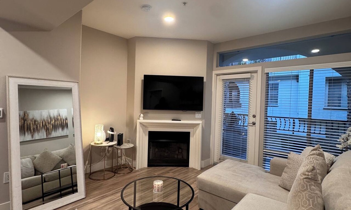 Beverly Hills Apartment | Modern 2BD Next to The Grove