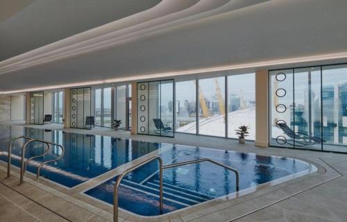 Peninsula Apartment | Modern 2bed Apt with pool access step from The O2