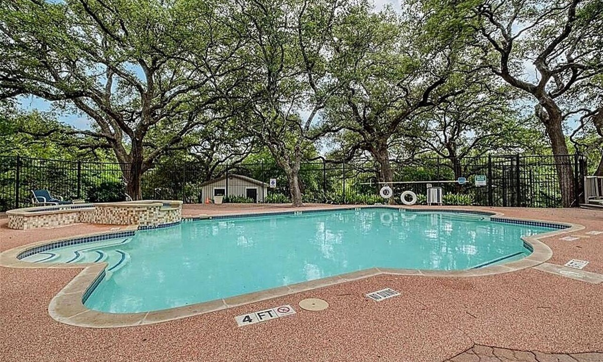 Village At Walnut Creek Condo | Modern 2BR 2BA near Domain - Q2 Stadium - SXSW - Kalahari Resorts