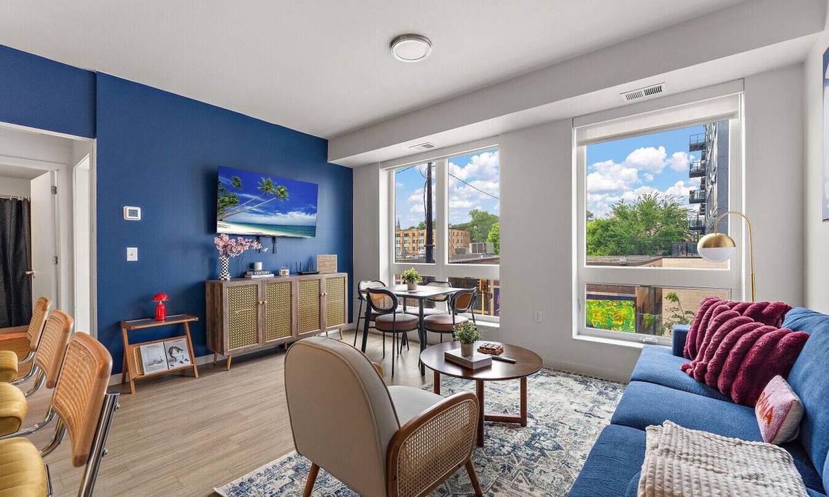 Downtown Minneapolis Apartment | Modern 2BR/2BA with Parking near Downtown