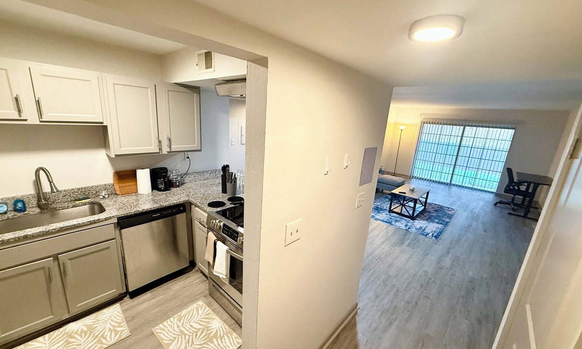 Crestline Heights Apartment | Modern 2BR Apartment Pool Access Near UAB & St. Vincent Fast WiFi W/D